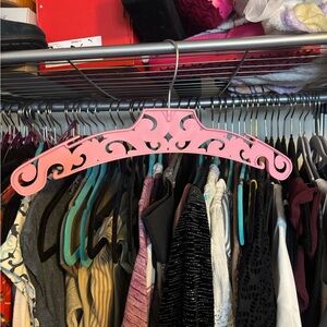 Lot of 10 Boutique Pink Damask Carved Plastic Dress Hanger 15 inches